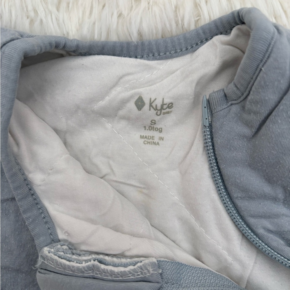 Kyte Baby Sleep Bag in Fog 1.0 - Picture 3 of 7